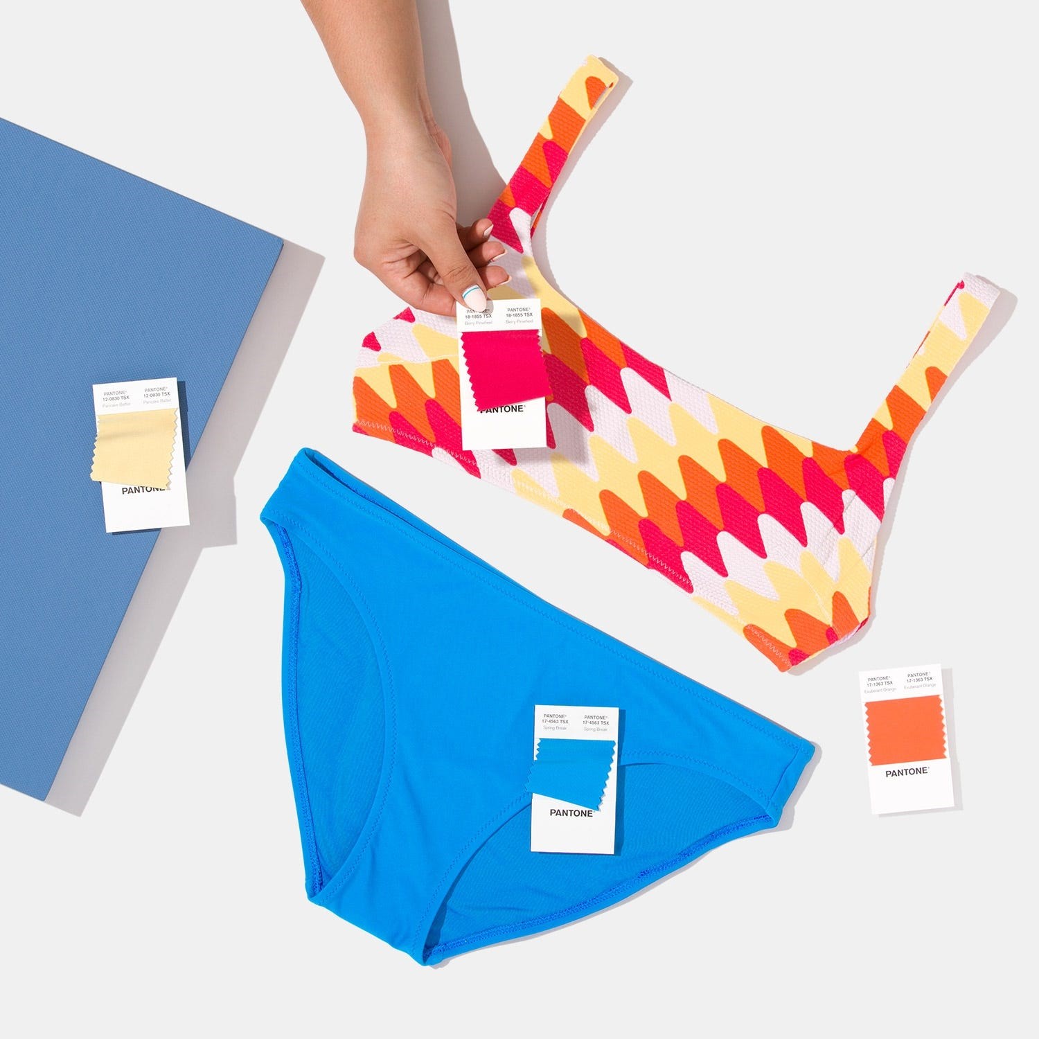 PANTONE Fashion & Home Polyester Swatch Book 